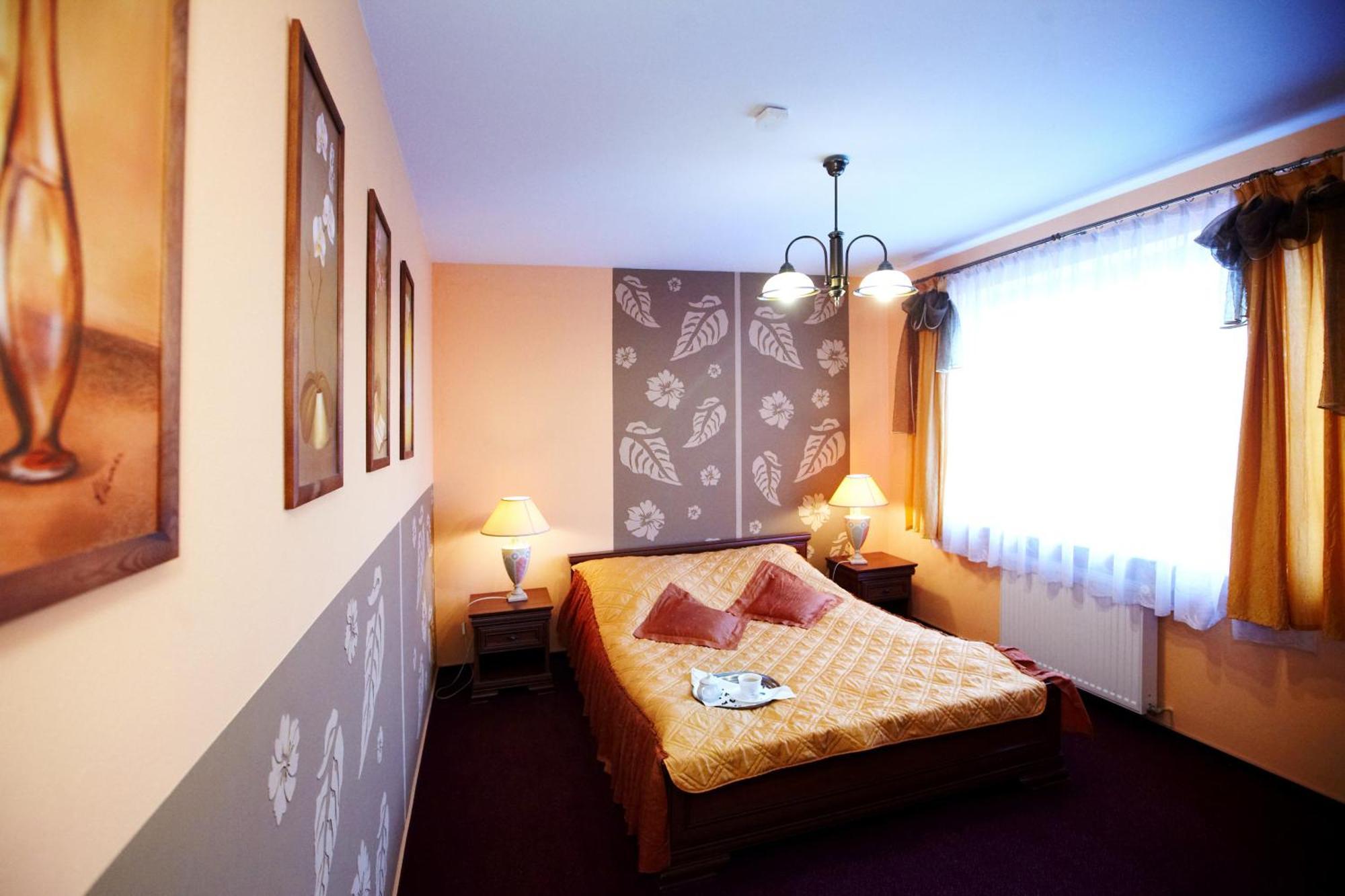 Hotel Dukat Biala Podlaska Ngoại thất bức ảnh