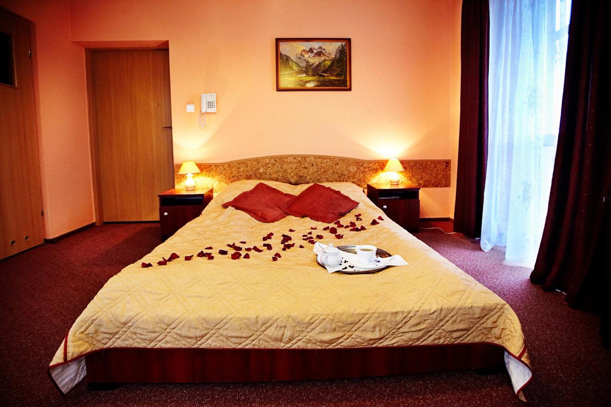 Hotel Dukat Biala Podlaska Ngoại thất bức ảnh