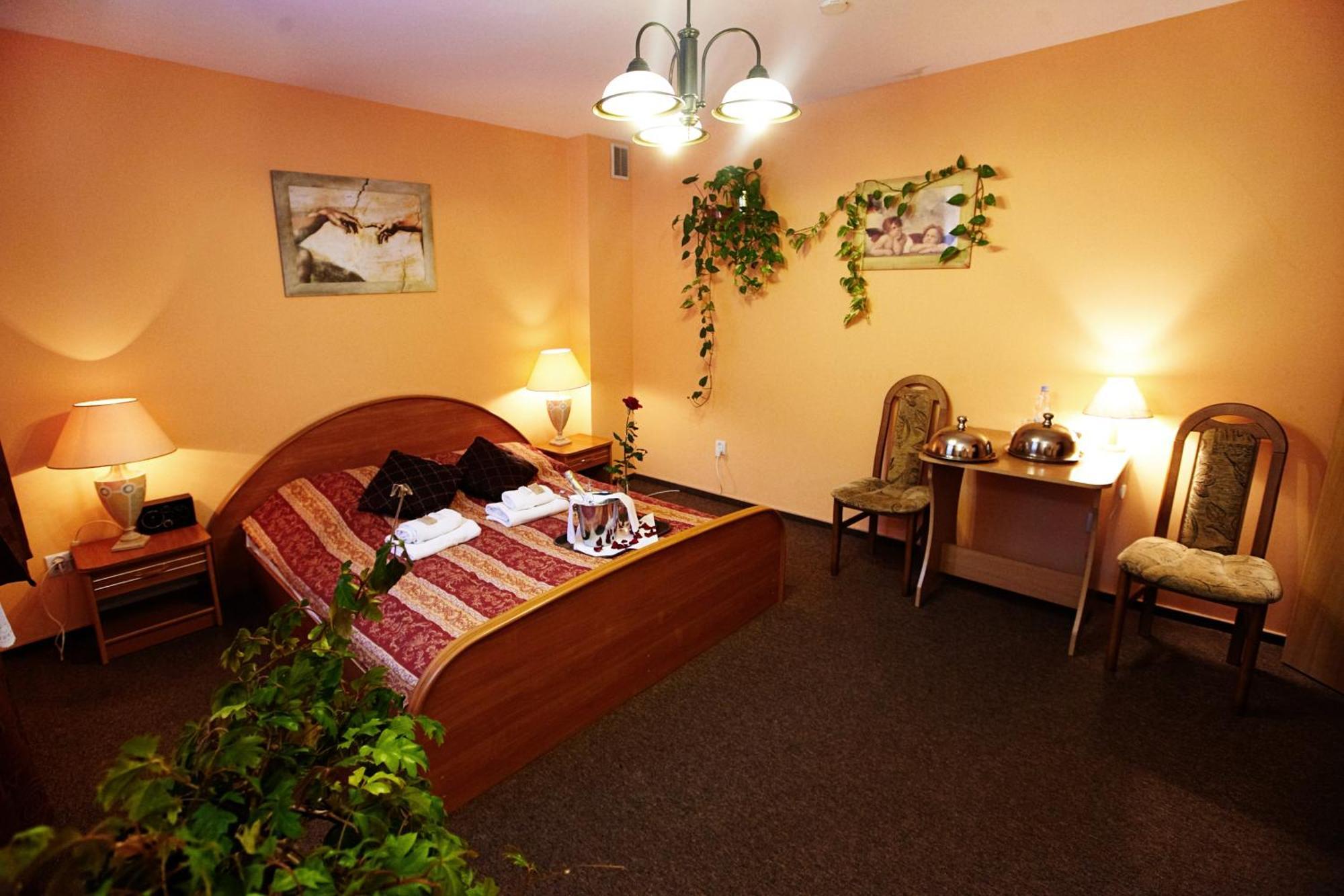 Hotel Dukat Biala Podlaska Ngoại thất bức ảnh