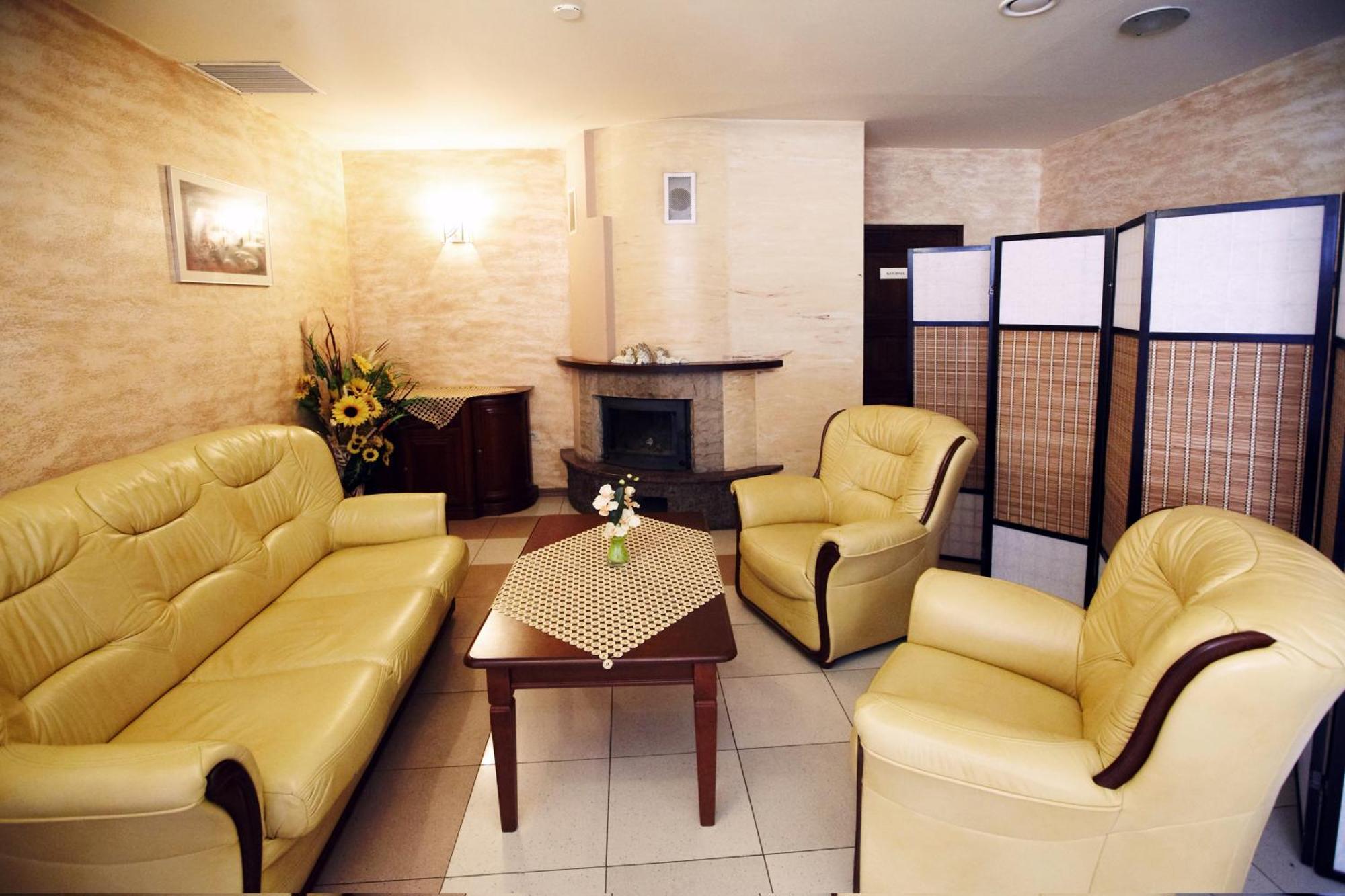 Hotel Dukat Biala Podlaska Ngoại thất bức ảnh