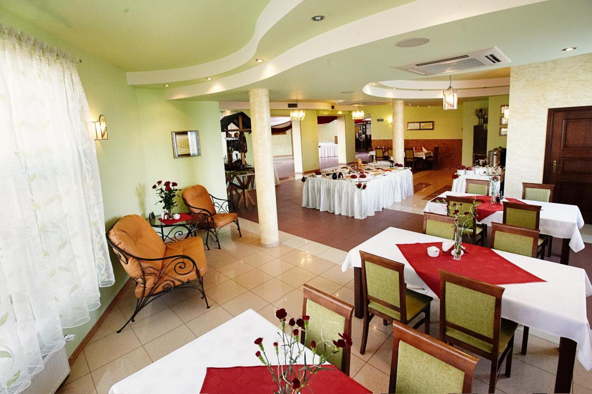 Hotel Dukat Biala Podlaska Ngoại thất bức ảnh