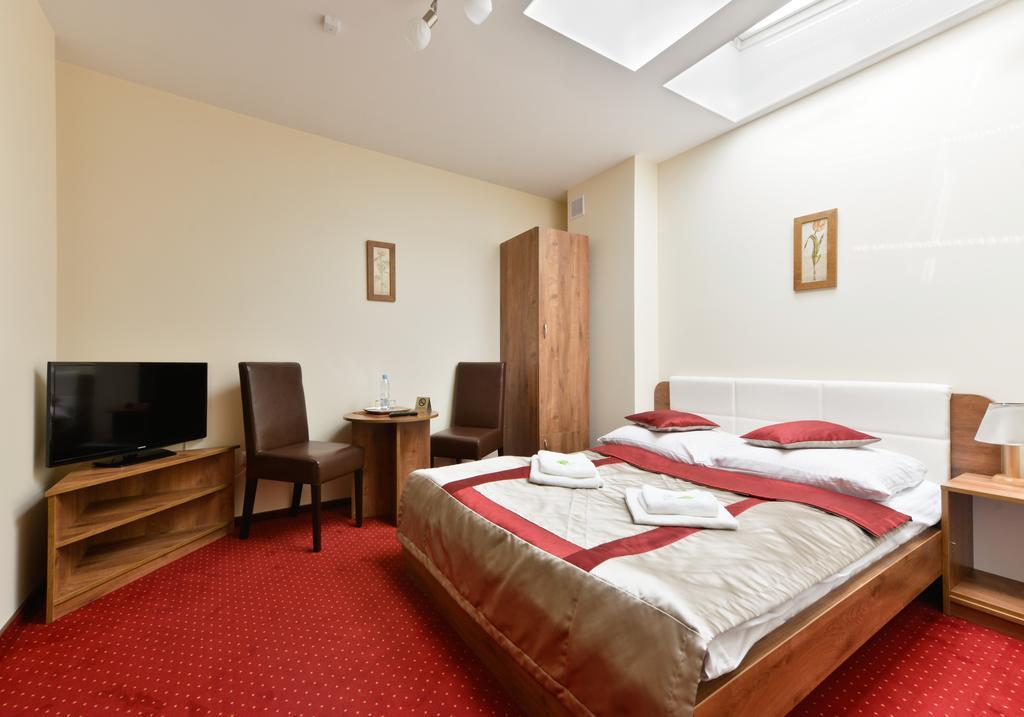 Hotel Dukat Biala Podlaska Ngoại thất bức ảnh