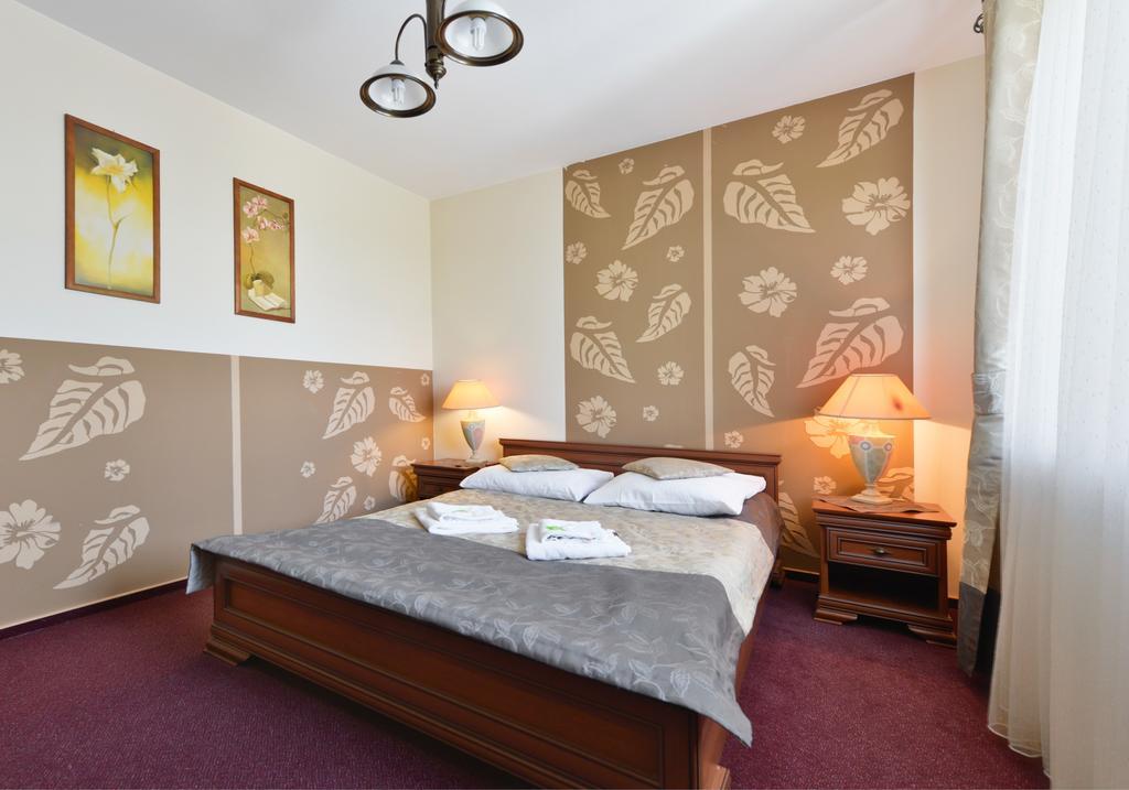 Hotel Dukat Biala Podlaska Ngoại thất bức ảnh