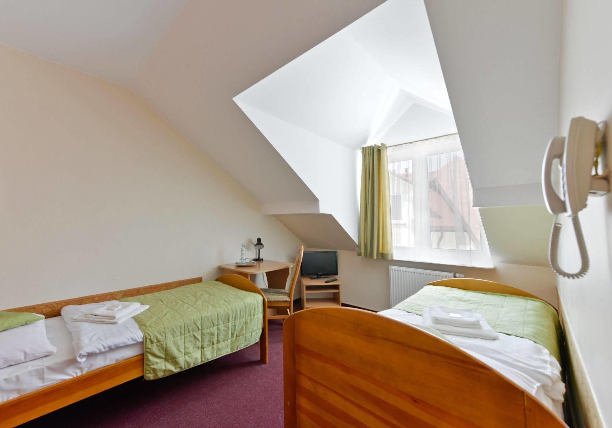 Hotel Dukat Biala Podlaska Ngoại thất bức ảnh
