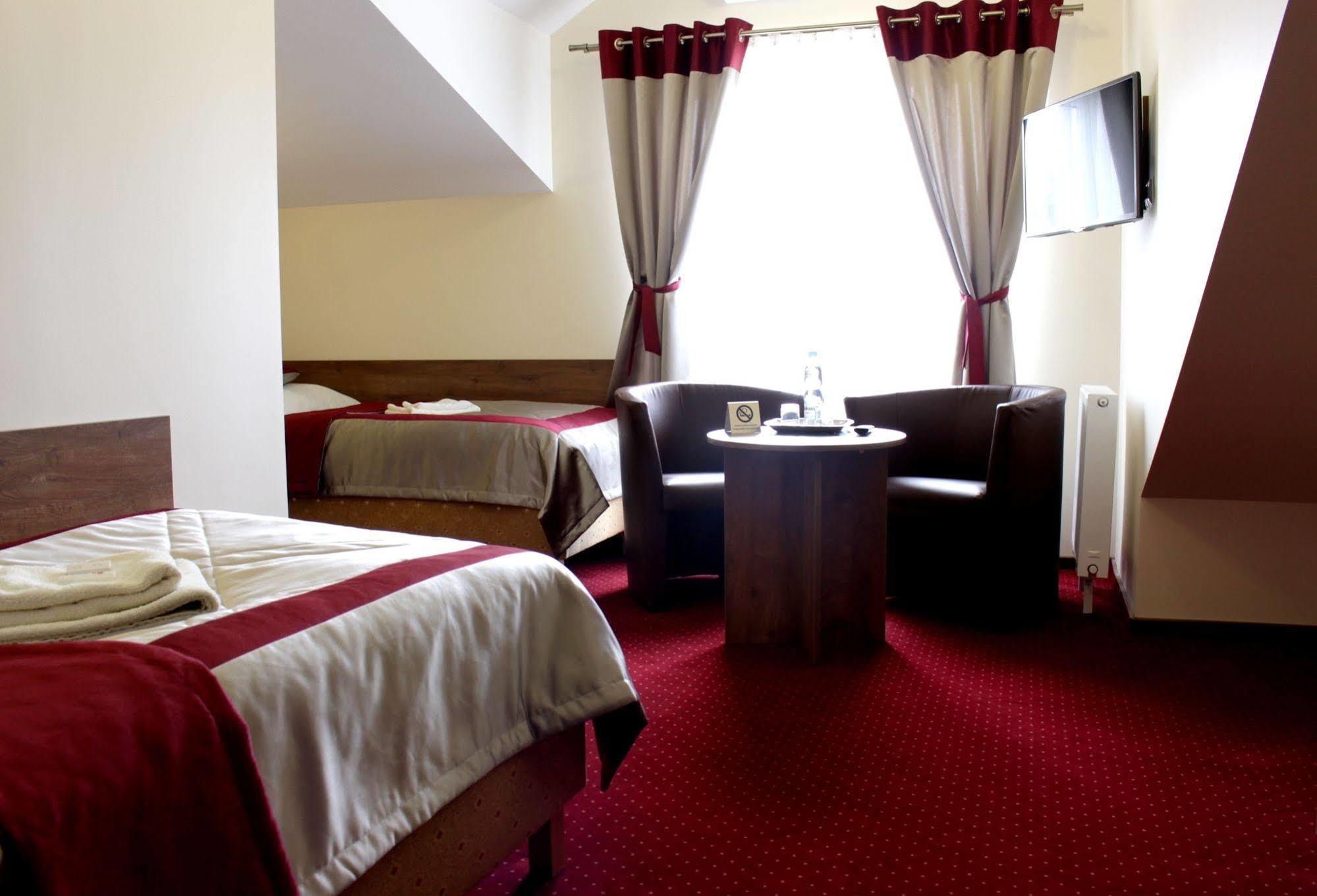Hotel Dukat Biala Podlaska Ngoại thất bức ảnh