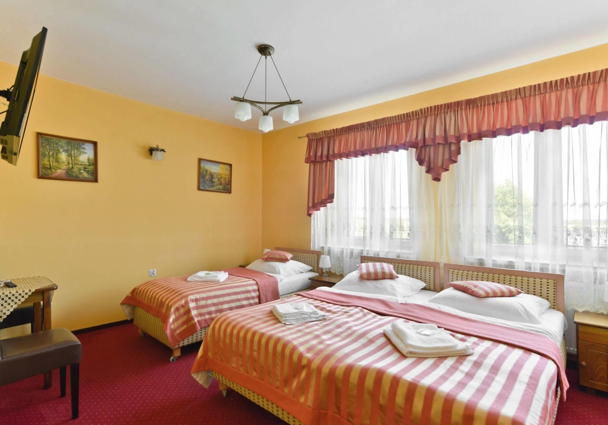 Hotel Dukat Biala Podlaska Ngoại thất bức ảnh